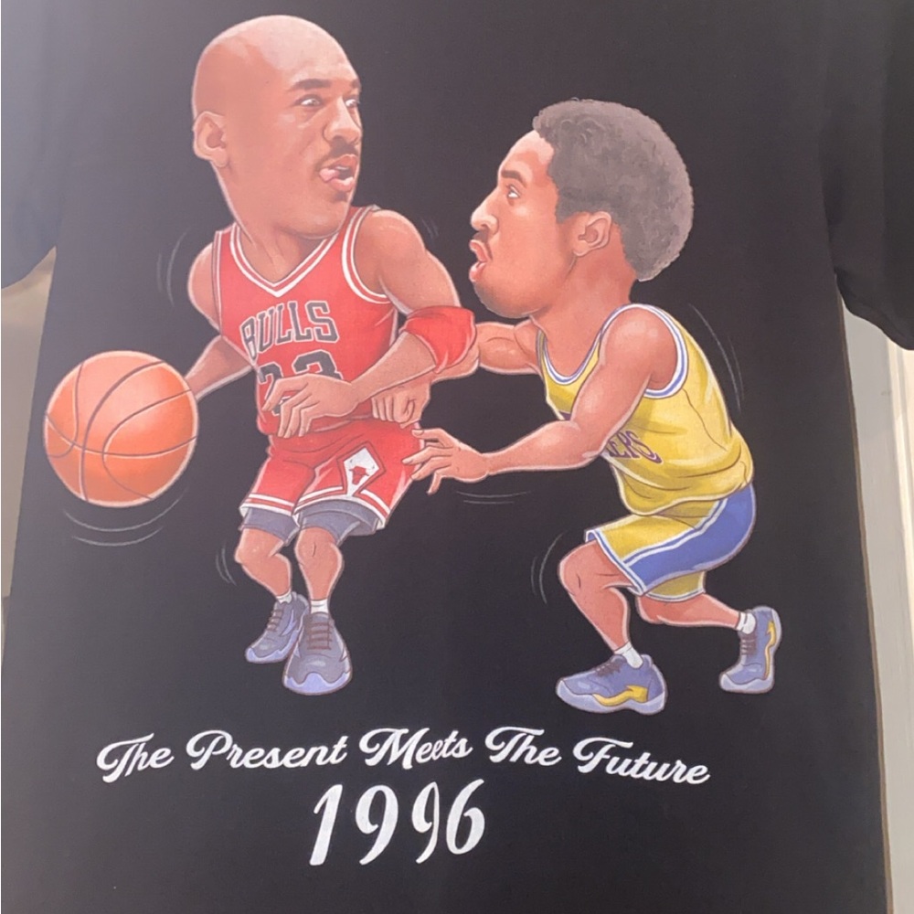 Do Not Disturb Men’s Kobe Bryant/Michael Jordan 
 T shirt bundle